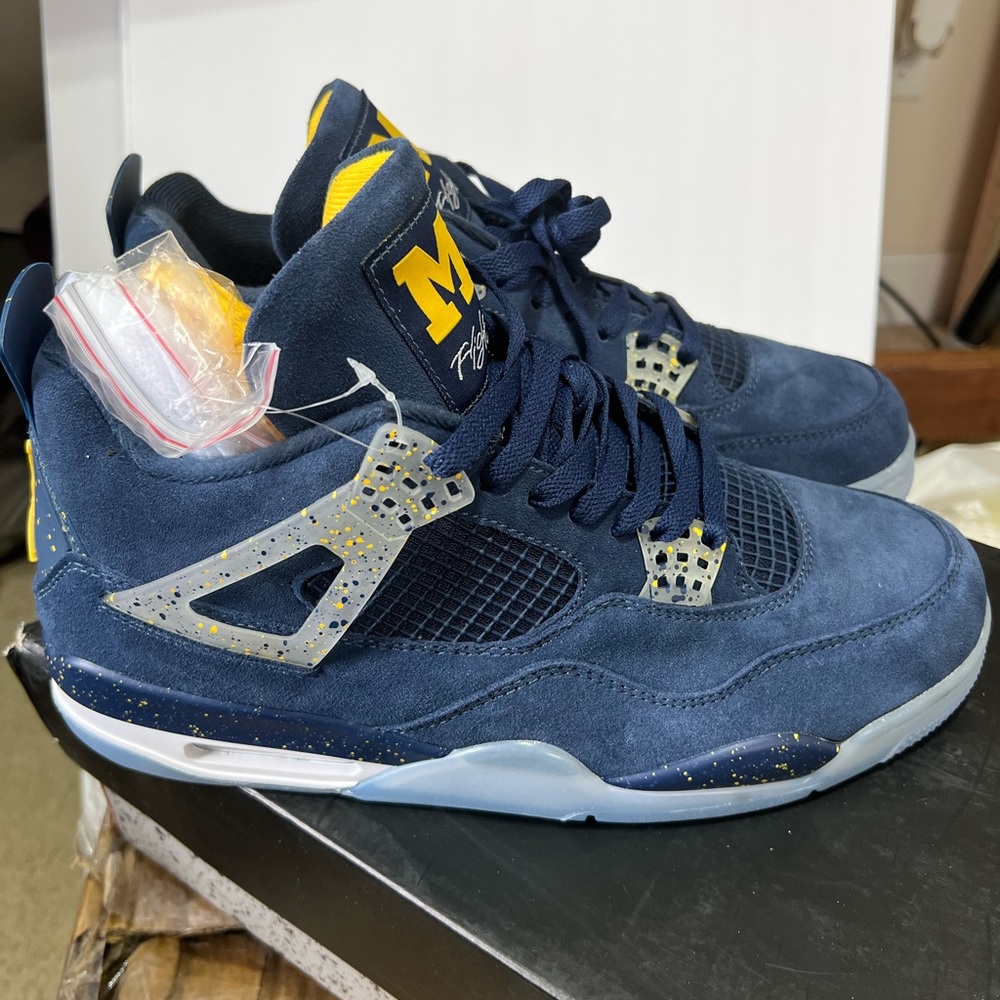 Michigan Jordan 4 Size 12